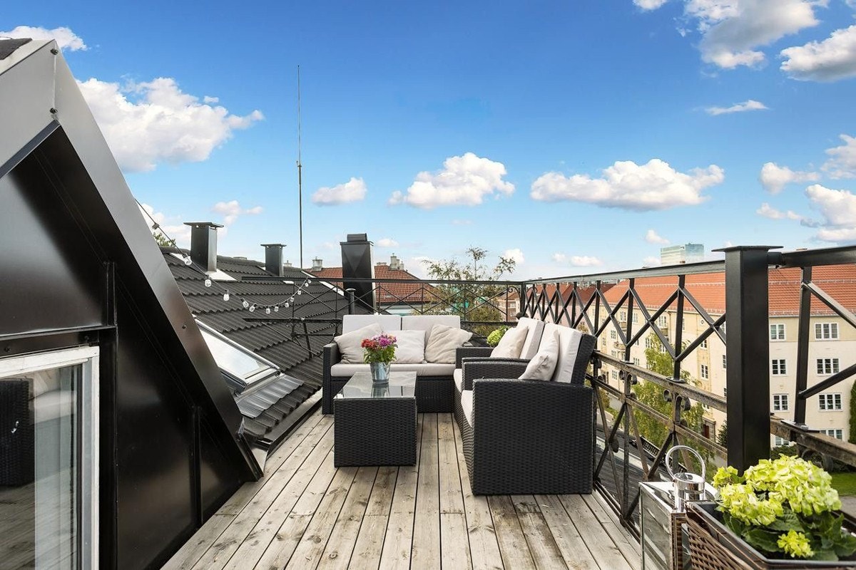 Virkelig en av få. Fantastisk takterrasse (15m2), og unik kvalitet på 2-roms leilighet i hjertet av Oslo. Galleribilde