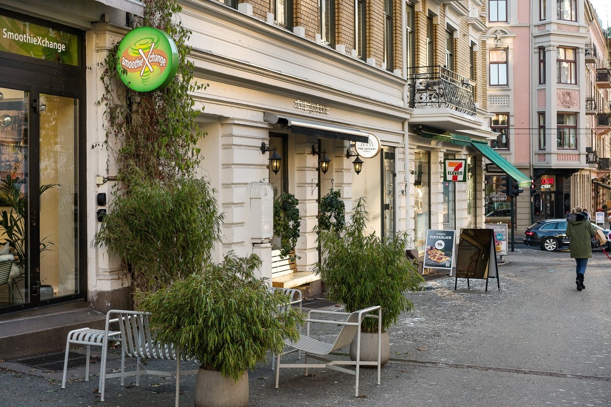 Det er flere hyggelige spisesteder, caféer og butikker i umiddelbar nærhet Galleribilde