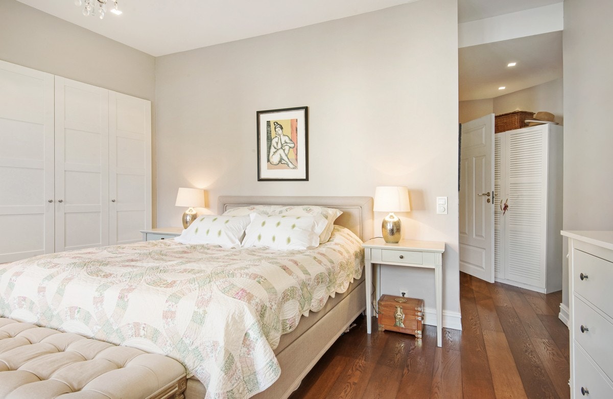 Leiligheten har to soverom, begge av god størrelse Galleribilde