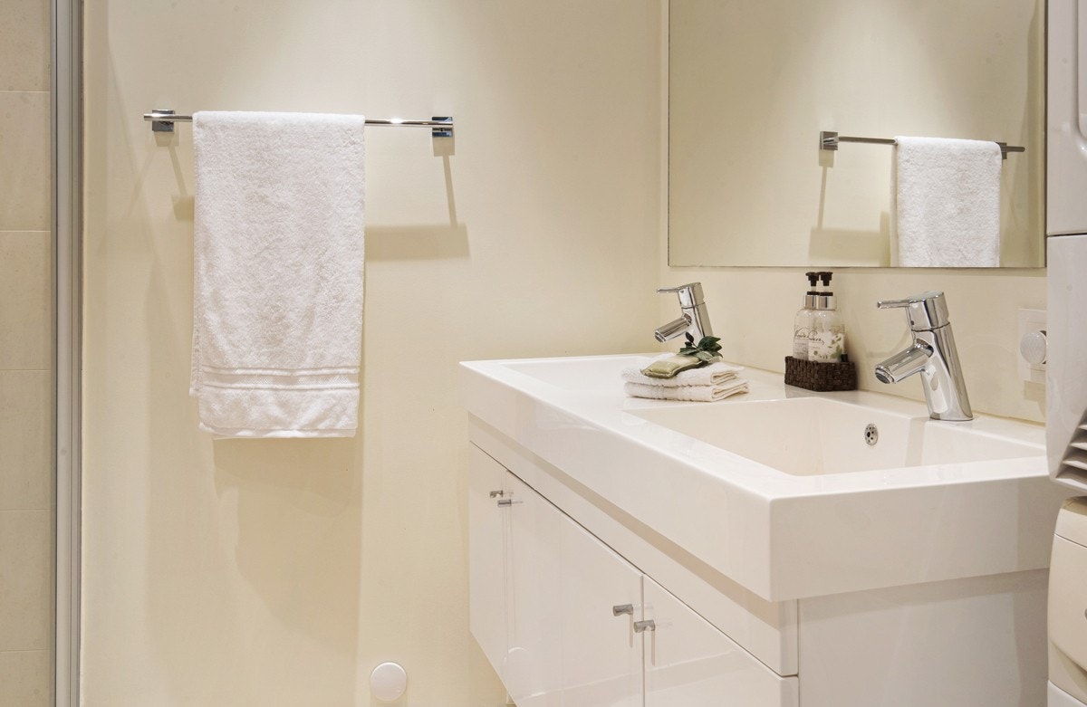 Praktisk dobbelservant Galleribilde