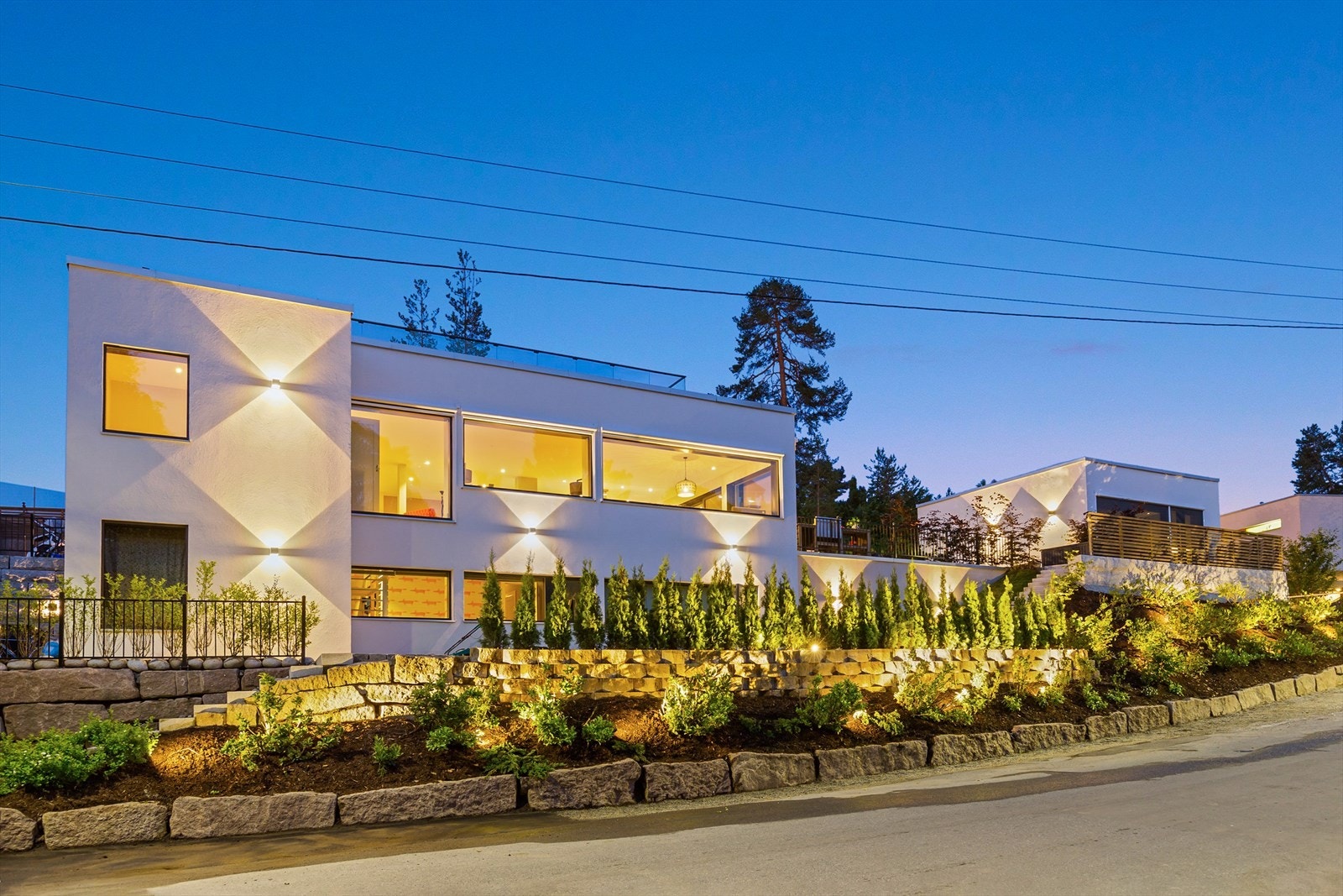 Velkommen til Hundsundveien 2A presentert av Christian L Mathiesen ved Nordvik Bygdøy Allé. Galleribilde