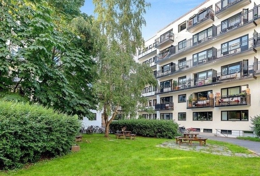 Bakgård. Galleribilde