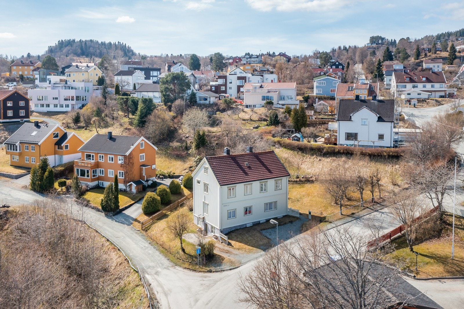Oversiktsbilde - Eiendommen ligger i Steinberg / Iladalen i en rolig gate uten gjennomgangstrafikk. Galleribilde