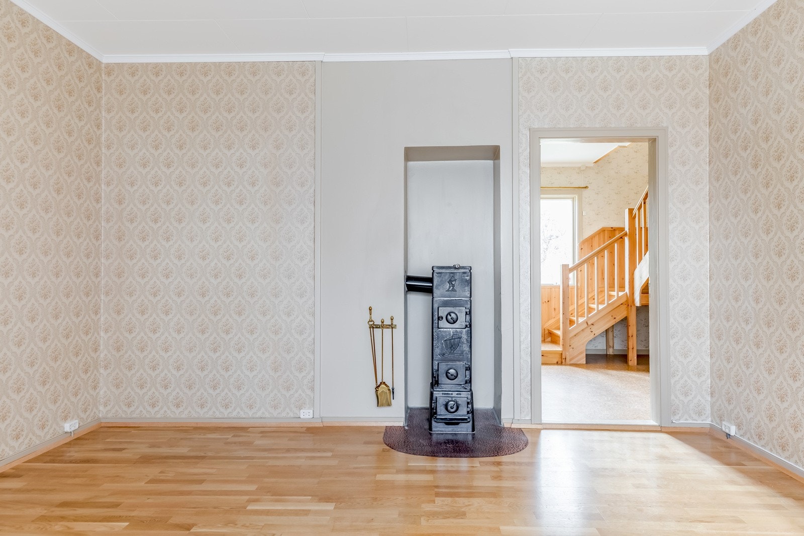 Deler av 1. etasje er godkjent som egen utleieenhet. Galleribilde