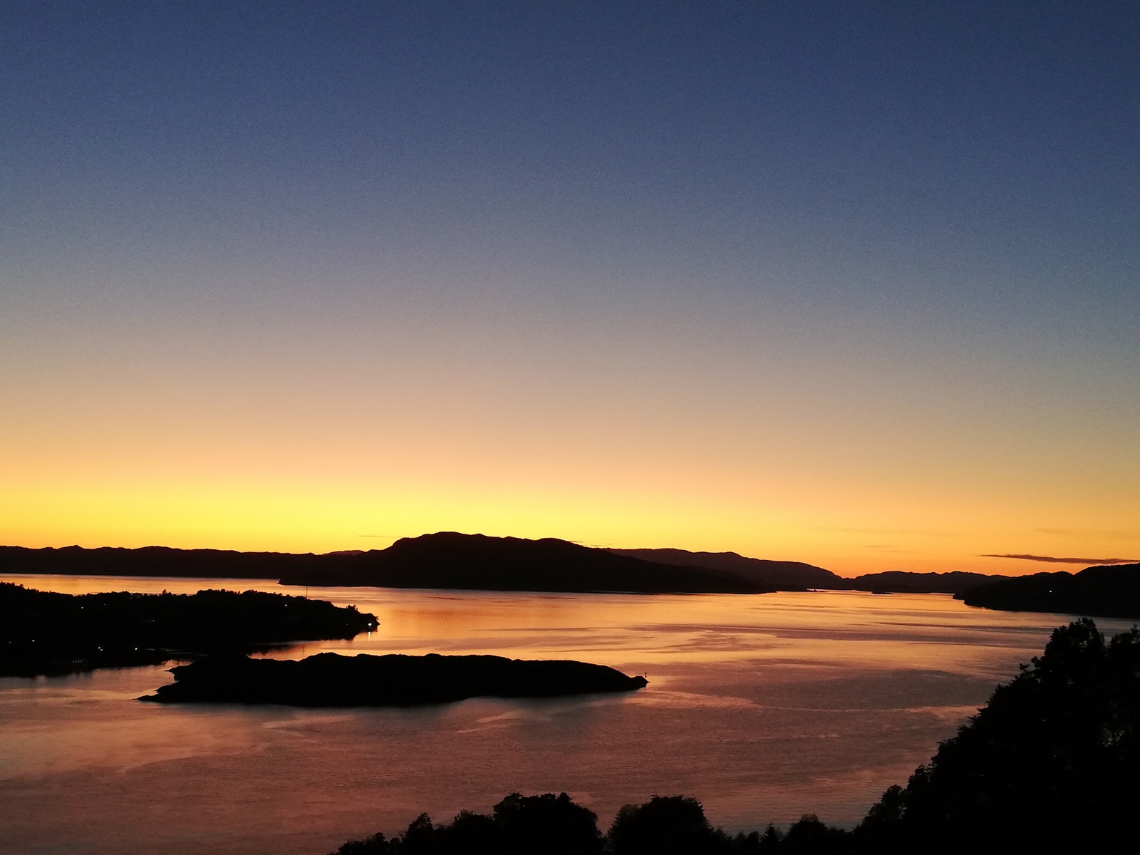 Utsikt ut Skåneviksfjorden. Galleribilde
