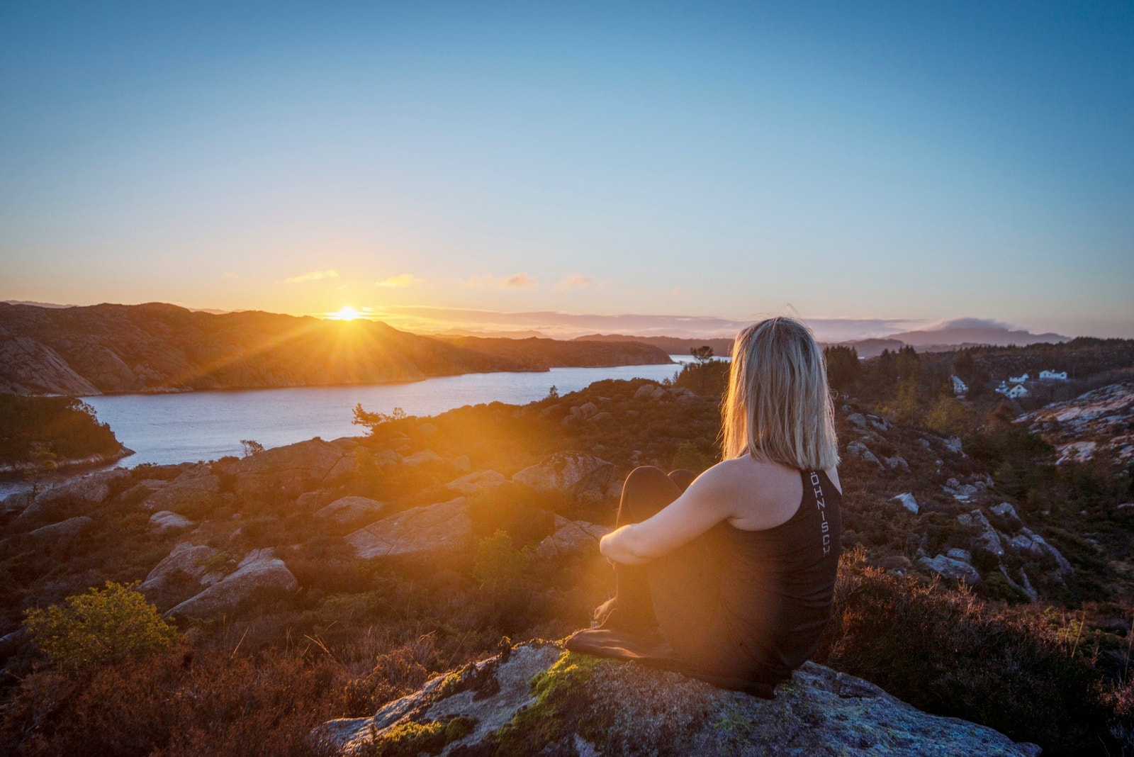 Soloppgang i hyttefeltet Galleribilde