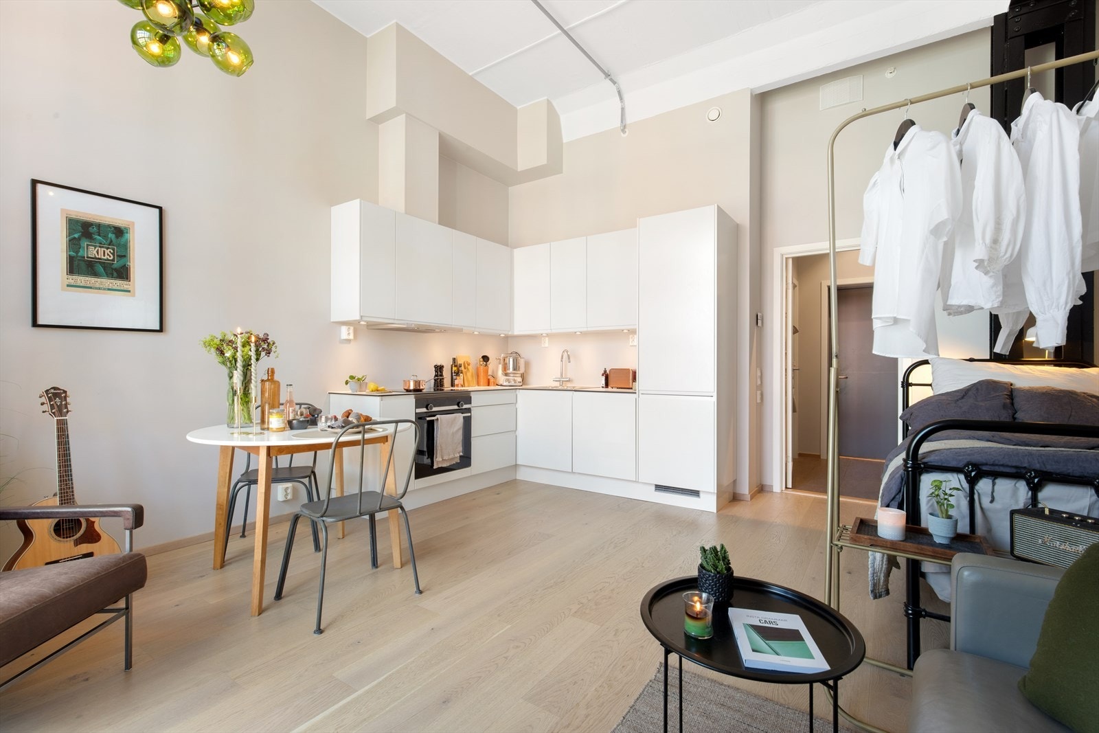 Unik leilighet med "New York-følelse" - 3,73 m under taket, høy standard fra 2019 og en effektiv planløsning. For en enda bedre utnyttelse kan takhøyden utnyttes ved å bygge hems. Galleribilde