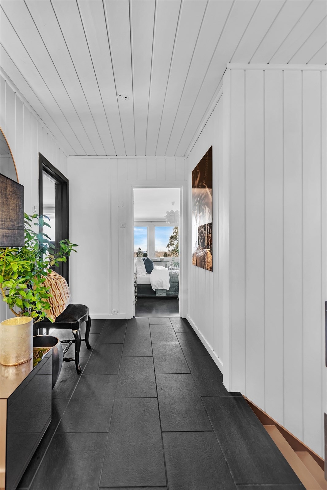 Delikat og romslig entré Galleribilde