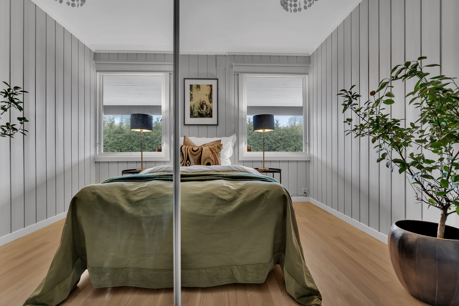 Soverom 2, underetasje. Godt med skapplass Galleribilde