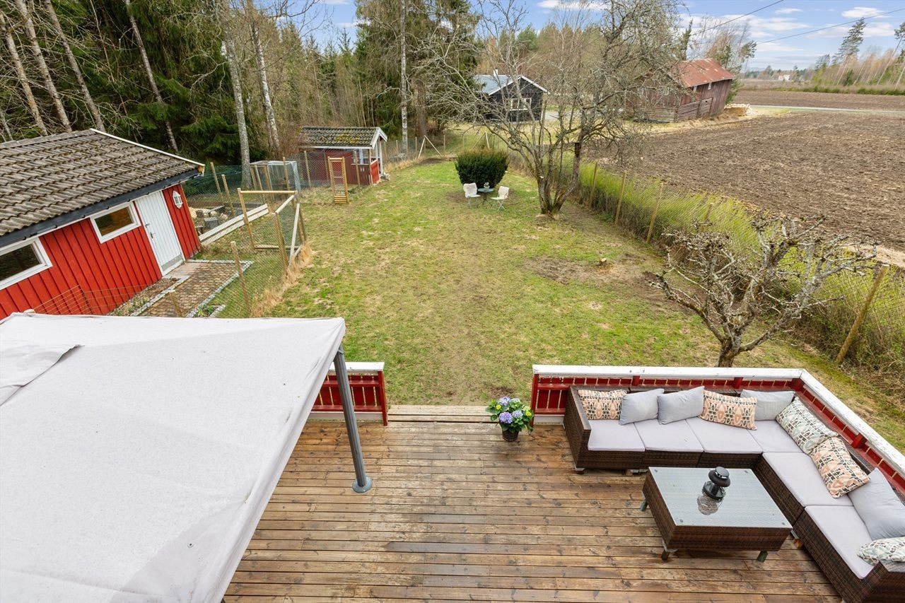 Terrasse og hage. Galleribilde