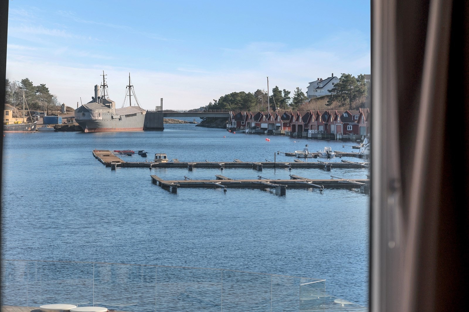 Sjøutsikt fra 2.etasje Galleribilde