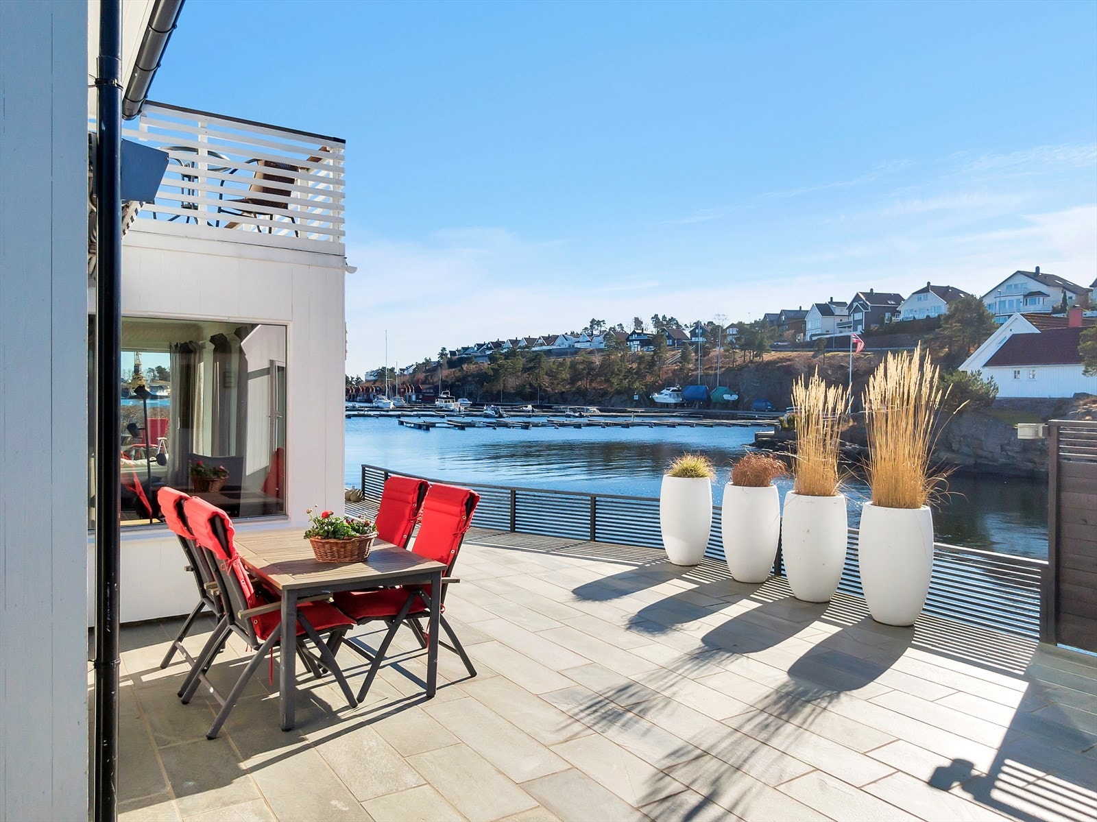 Velkommen til Løvika 28 v/ Andre Sandvik i EiendomsMegler 1! Galleribilde