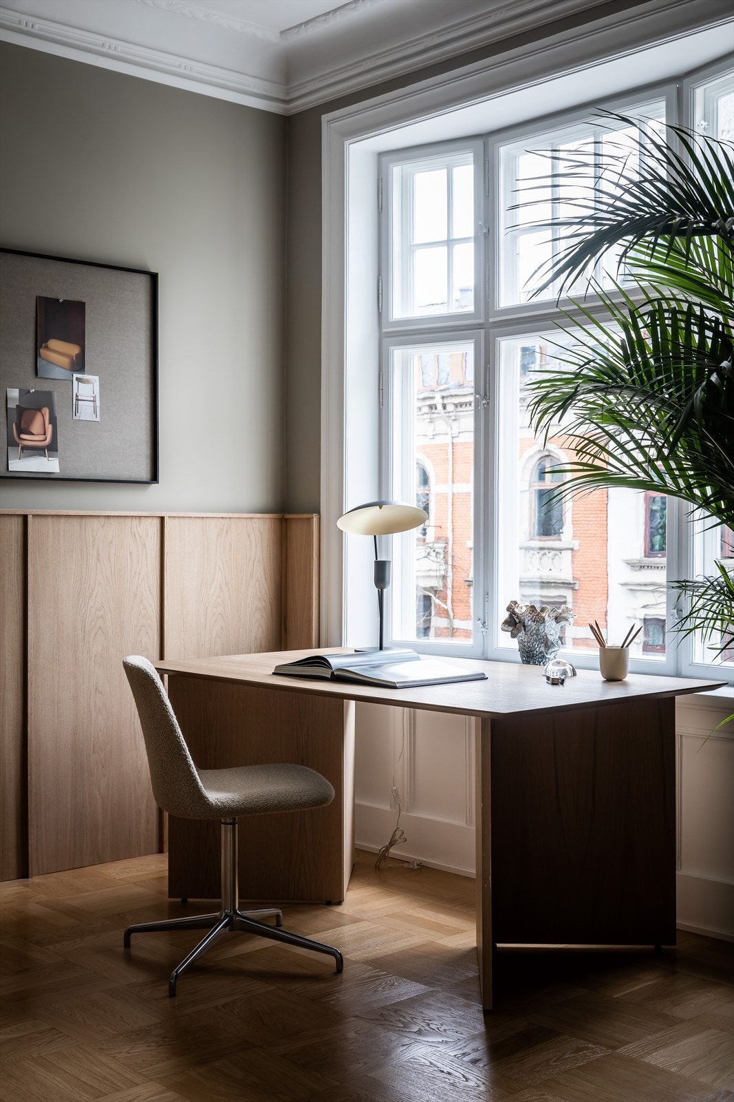 Omfattende boligreportasje i interiørmagasinet Bo Bedre kommer. Galleribilde