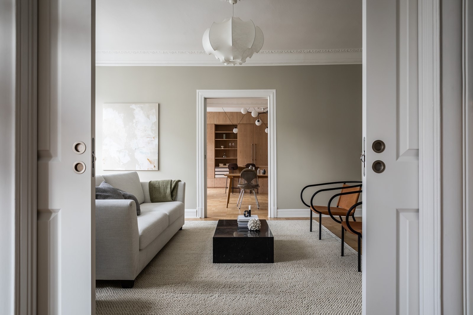 Ideen bak planløsningen og designelementene er at dette skal være en bolig der du opplever ro og harmoni. Galleribilde