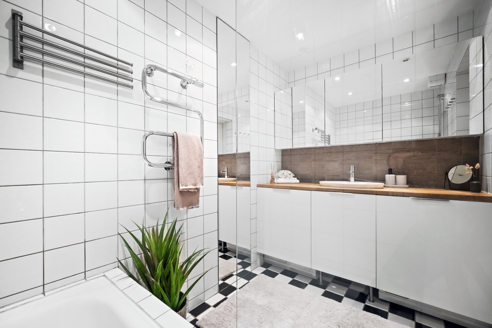 Bad med badekar Galleribilde