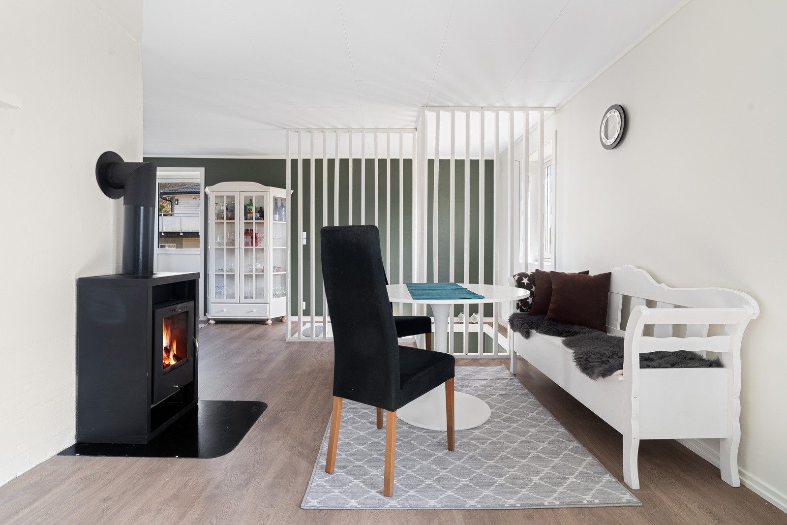 Fin spiseplass med vedfyring