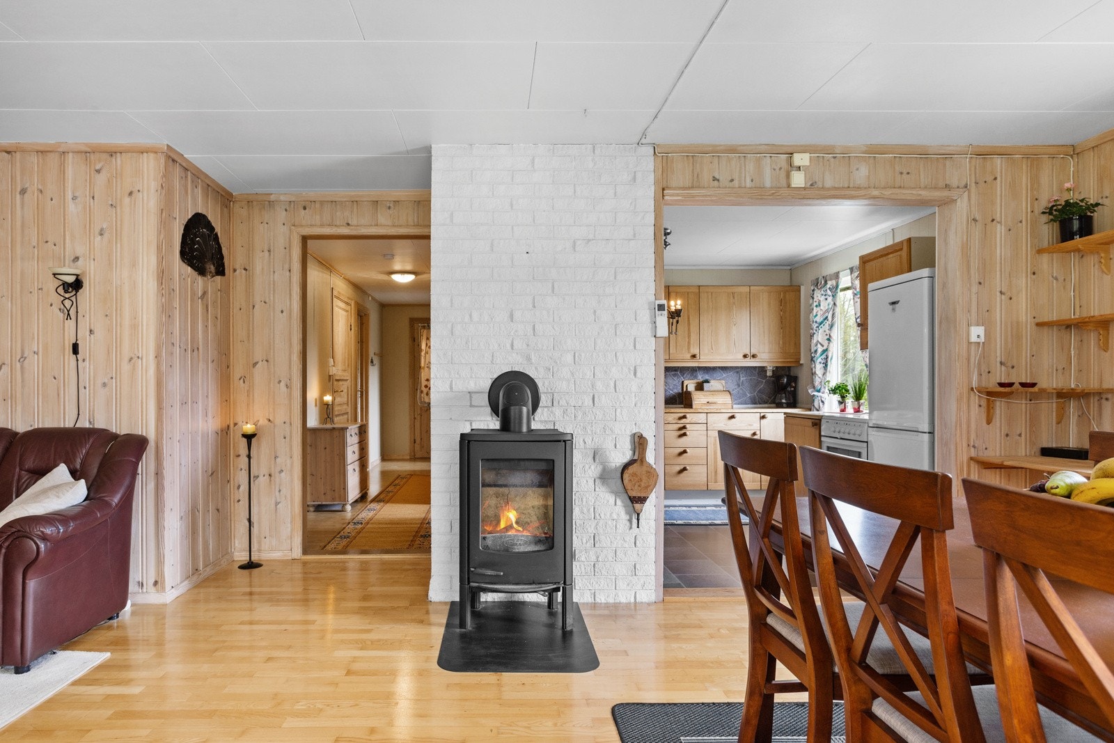 En peisovn sørger for ekstra hygge og varme i stuen. Galleribilde