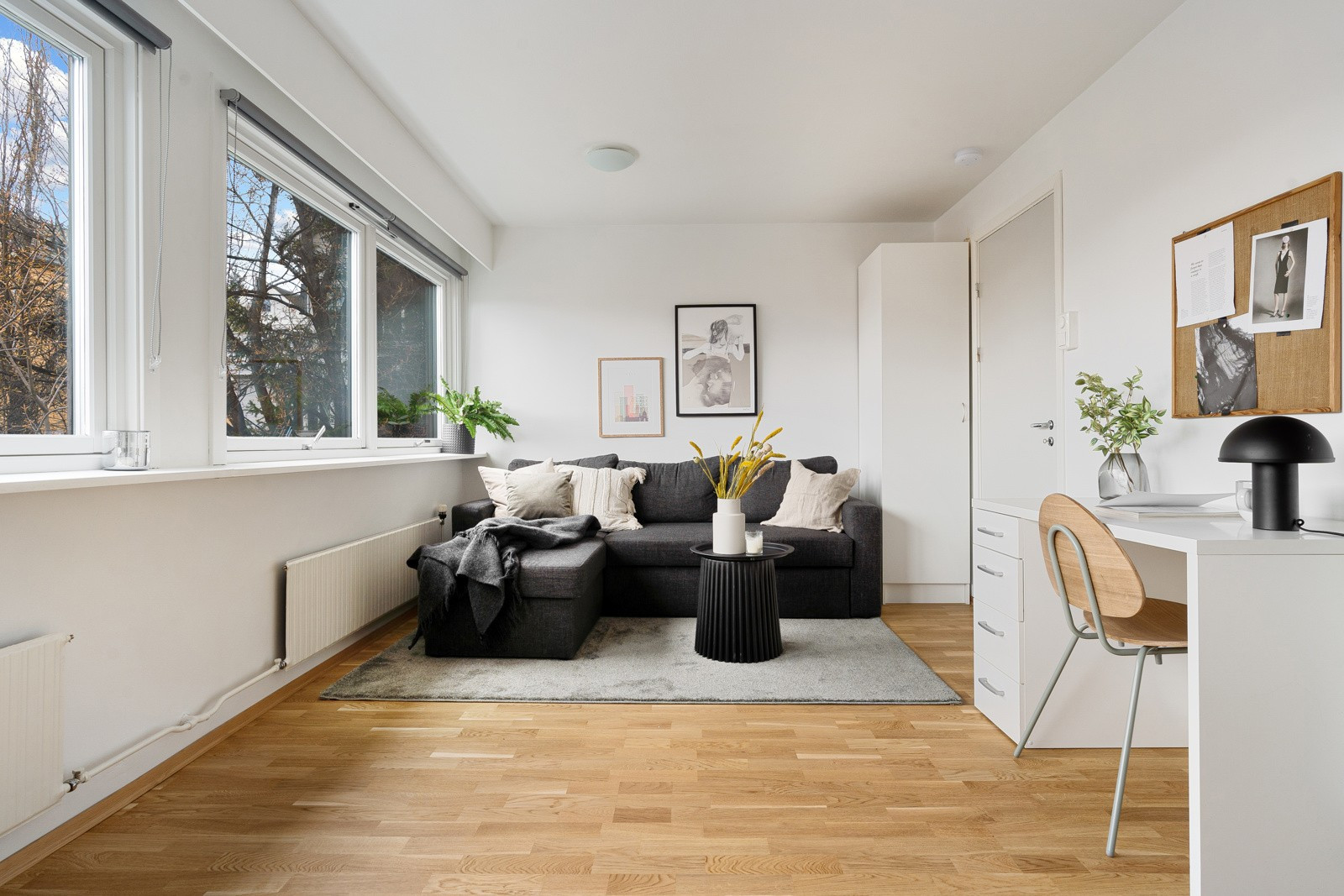 Hyggelig oppholdsrom med mulighet for å sette inn sovesofa eller andre smarte sengeløsninger