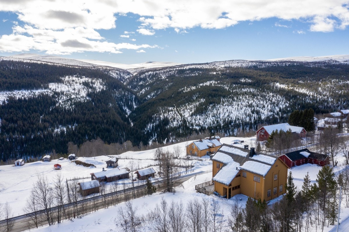 Velkommen til Solliaveien 859, presentert av Hans Petter Carlsson Eiendomsmegler MNEF! Galleribilde