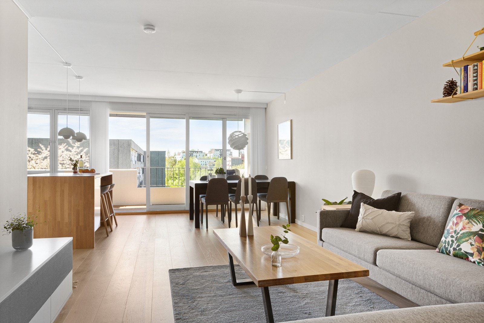 Leiligheten holder god standard og gjennomgikk en omfattende oppussing i 2017/18 med flere oppgraderinger. Galleribilde