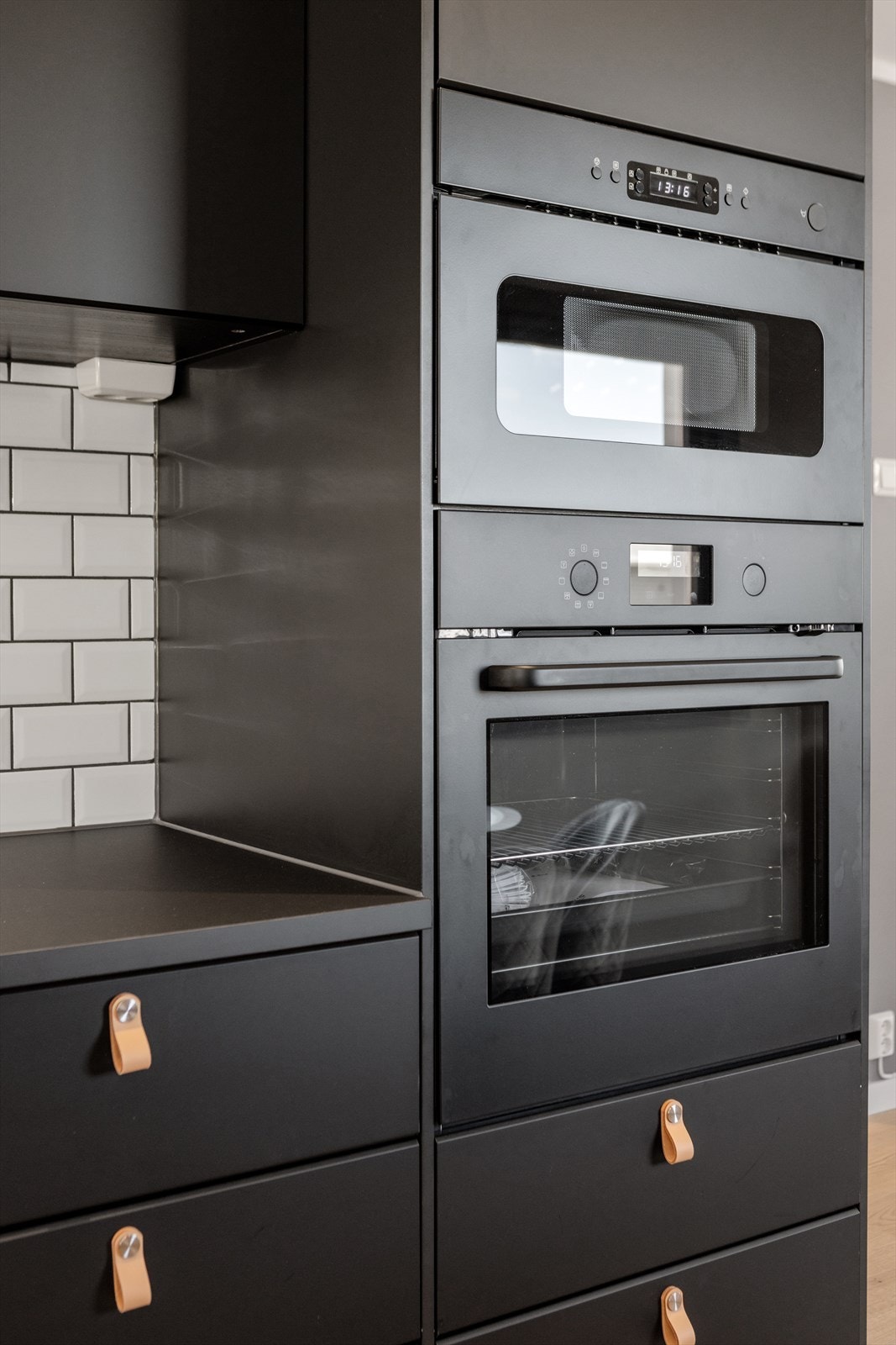 Integrert stekeovn og mikrobølgeovn Galleribilde