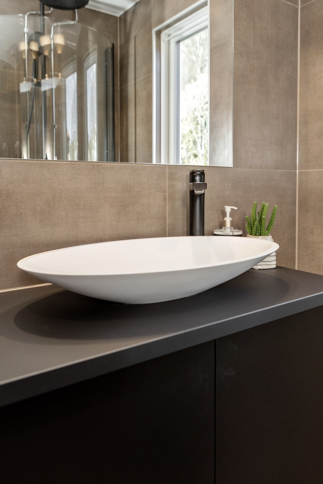 Velvalgte materialer som blant annet 60*60 cm flis Galleribilde