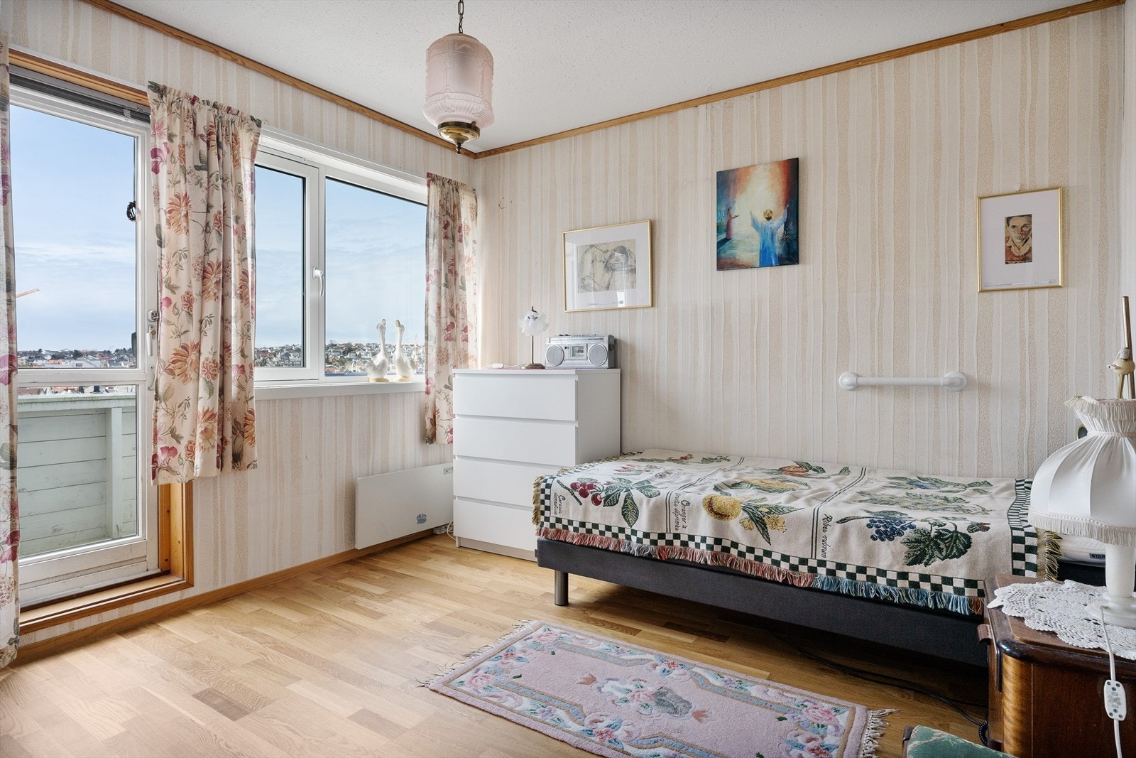 Hovedsoverom med luftebalkong. Romslig. Galleribilde
