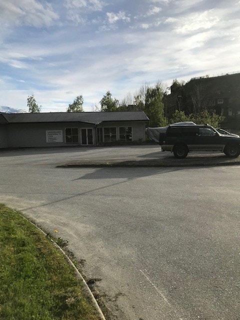 Innkøyring, fasade. Galleribilde