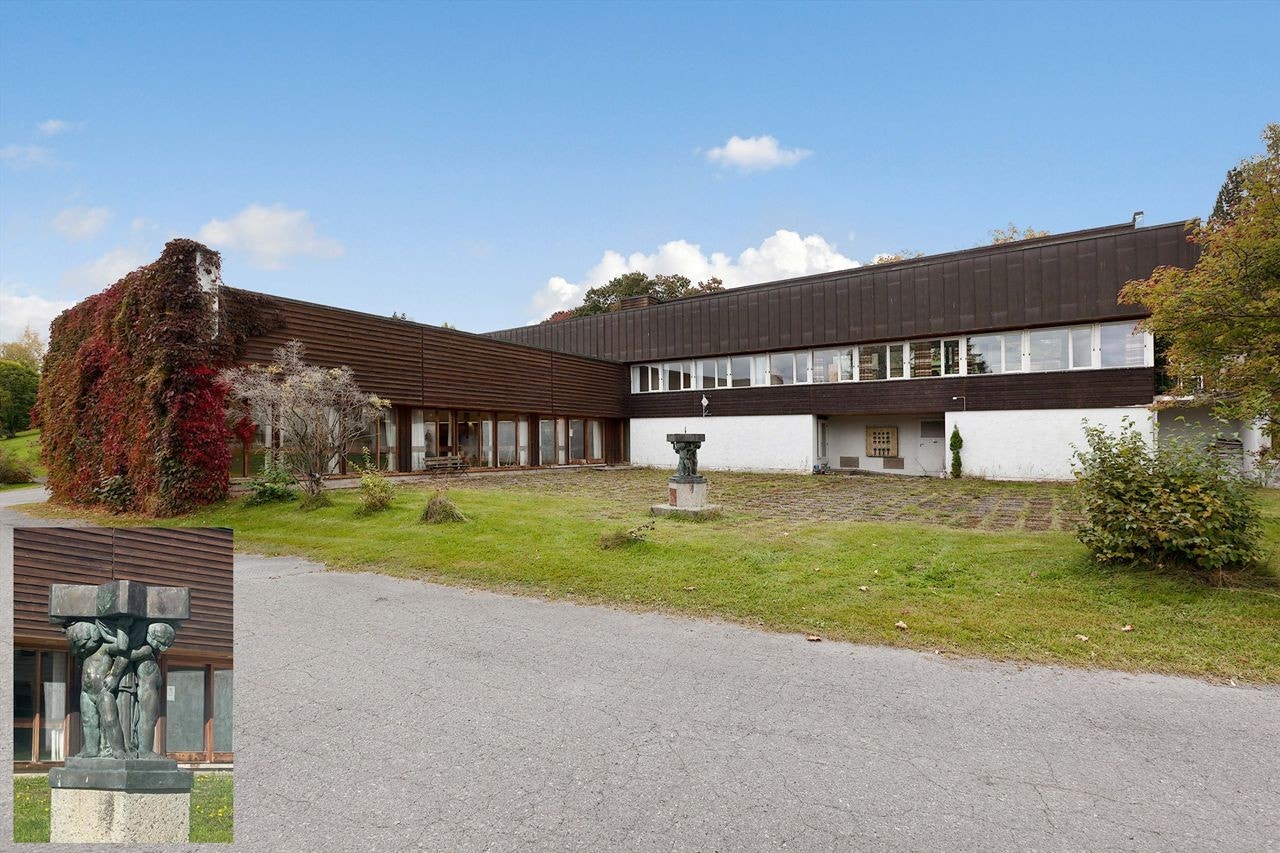 Foran skole- og aktivitetsbygget står det en nydelig bronsestatue med fontene Galleribilde