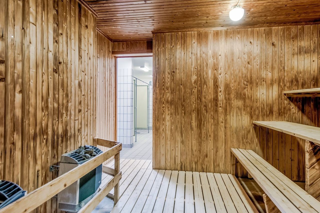 Badstue i tilknytting til garderobe for svømmehall Galleribilde
