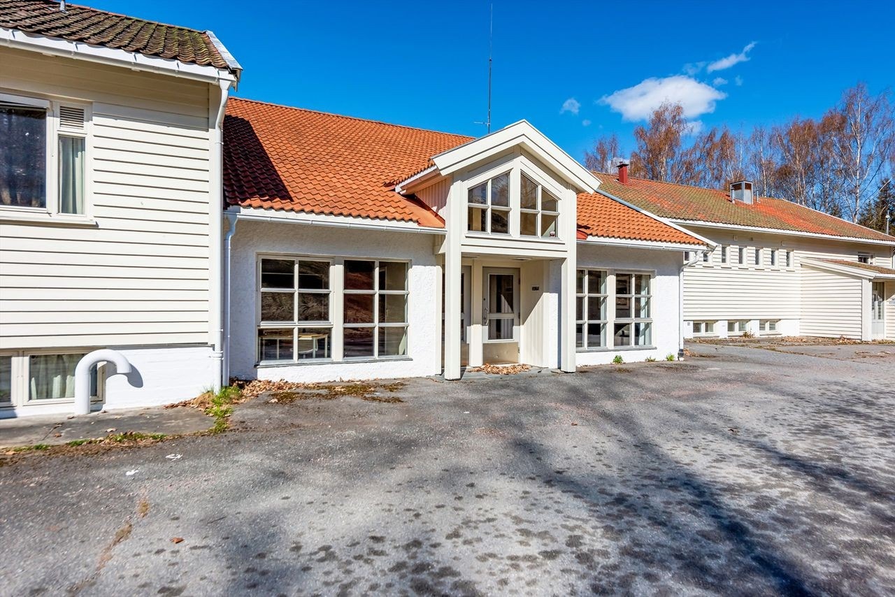 Koselig inngangsparti på mellombygget som knytter Nordstua og Sørstua sammen Galleribilde