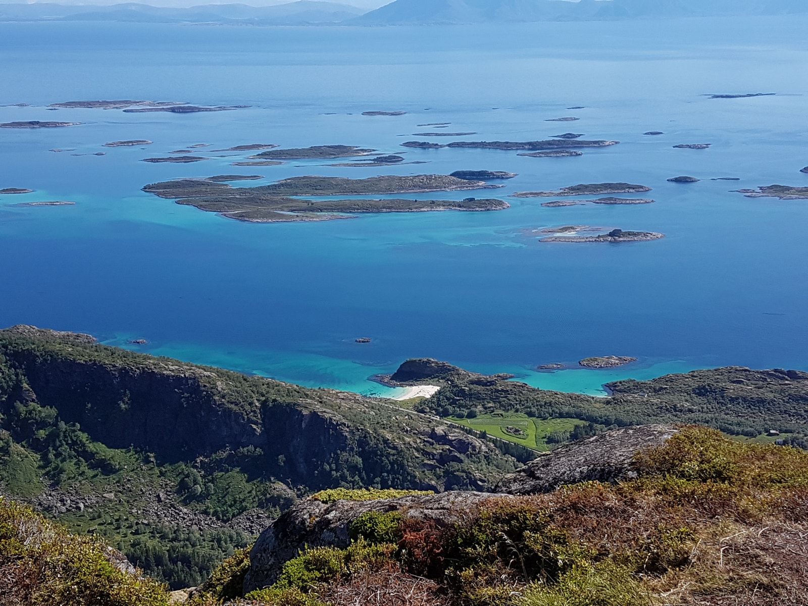 Mulighet til flotte fjellturer med ei spektakulær utsikt, forholdsvis lettgåtte turer. Galleribilde