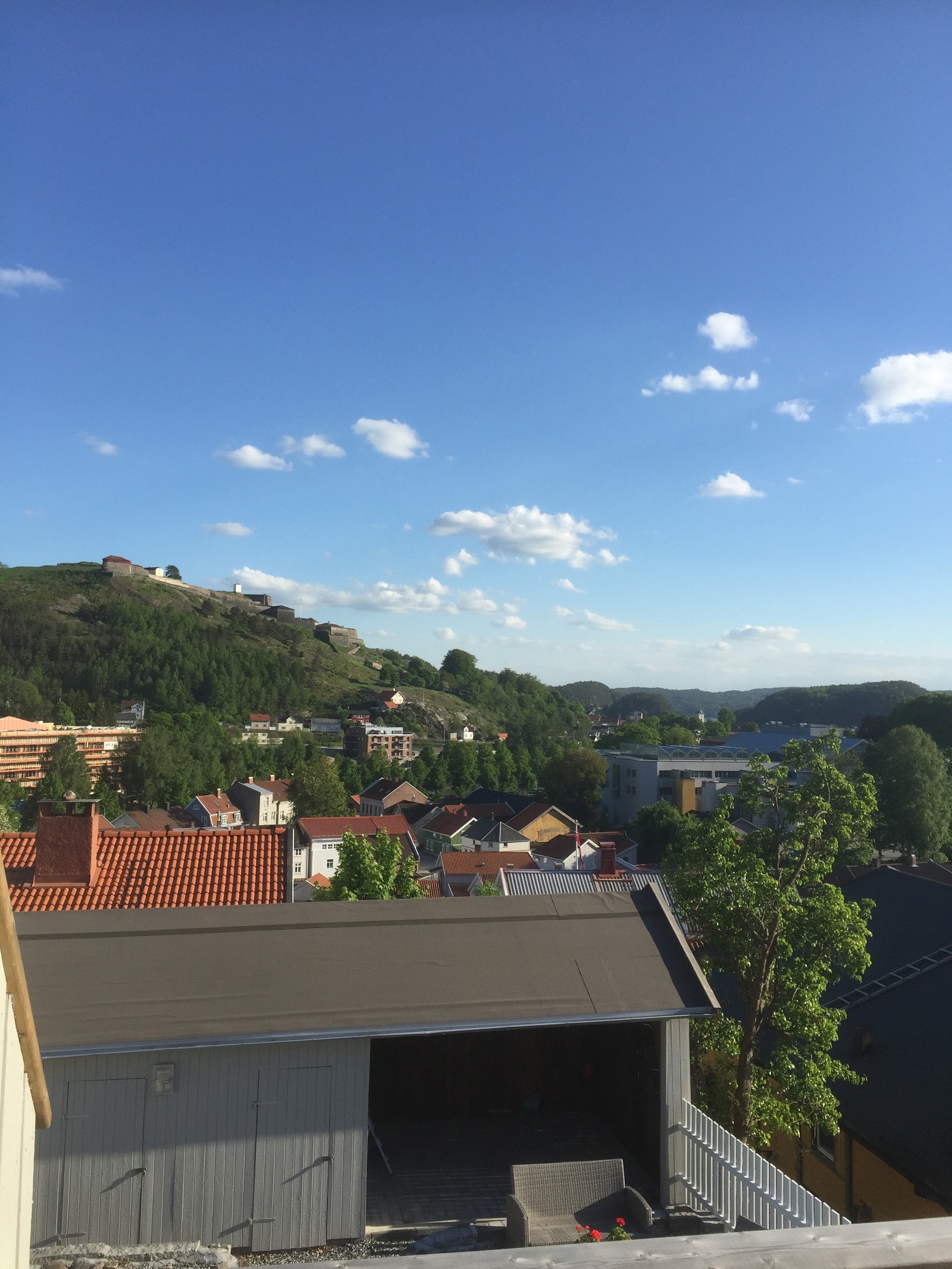terrasse (utsikt mot festningen/byen) Galleribilde