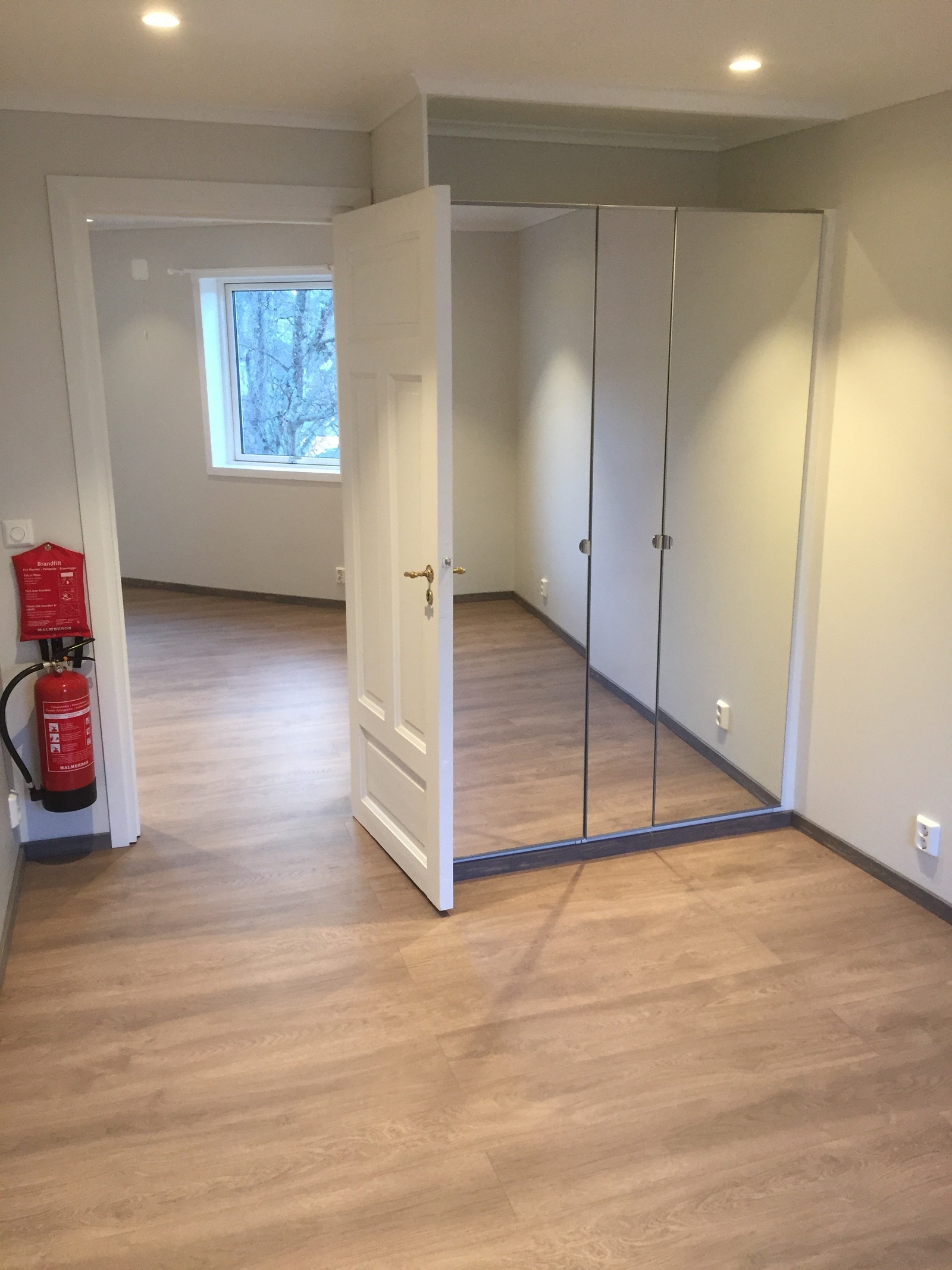 soverom (garderobe skaper) Galleribilde