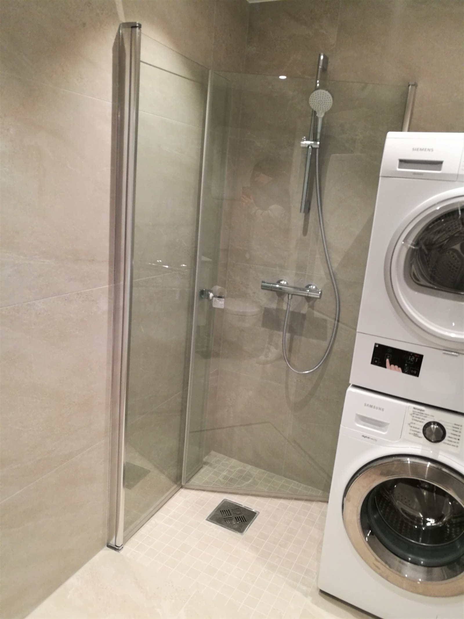 Vaskemaskin og tørketrommel Galleribilde