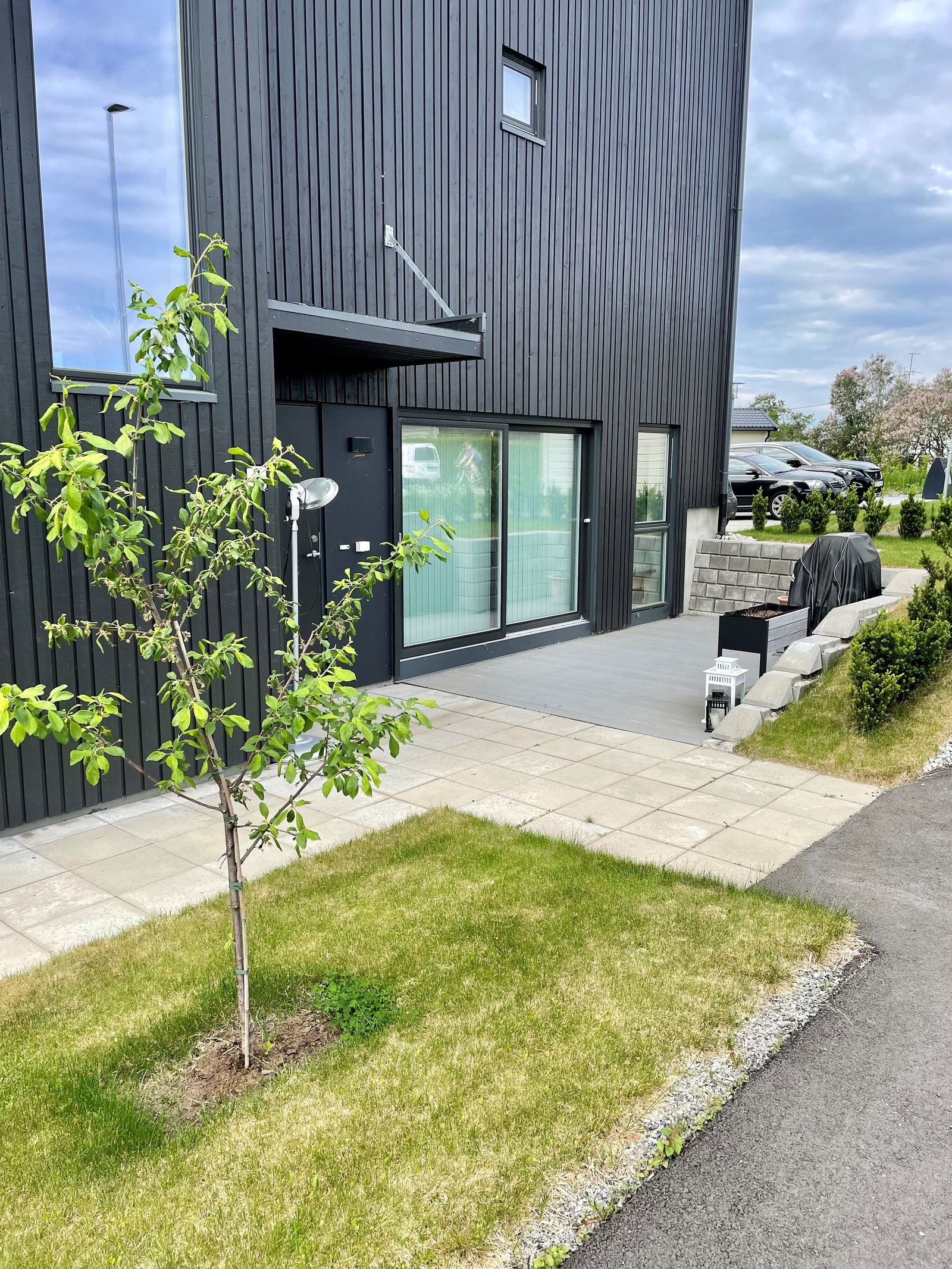 Terrasse og hovedinngang Galleribilde