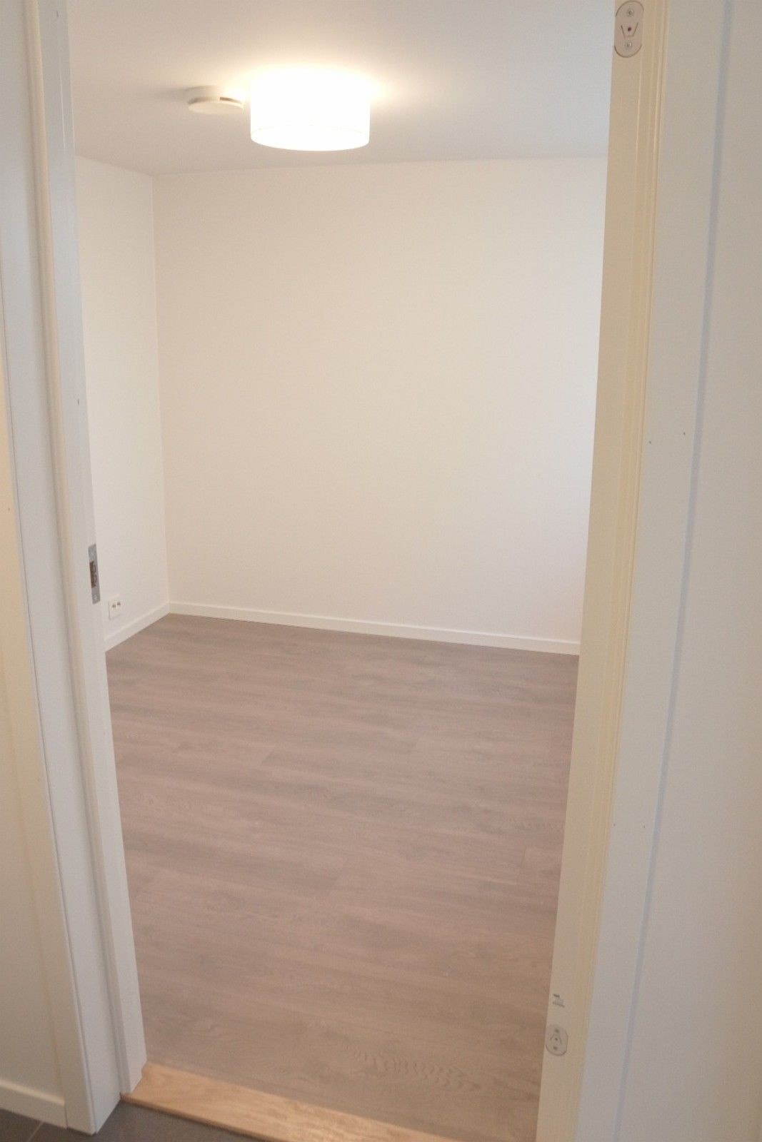 Eget walk-in closet / kontor / lagringsrom til soverom 1 Galleribilde