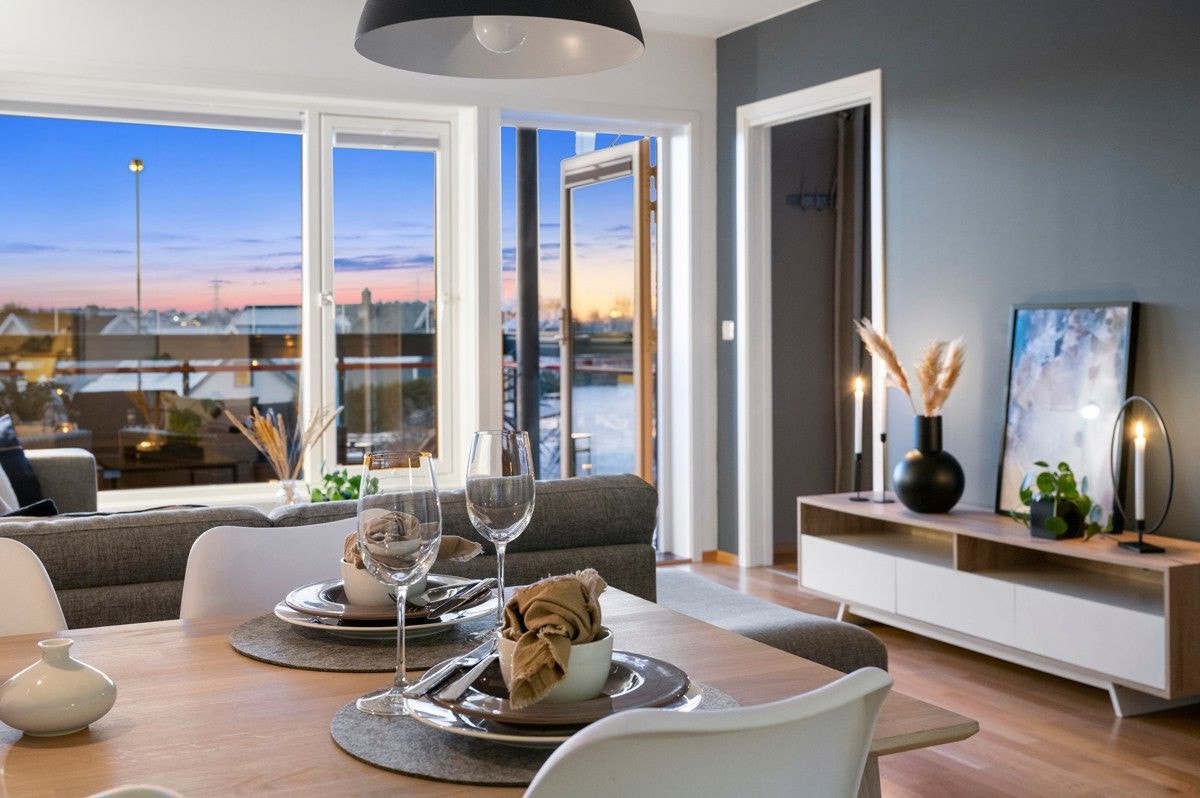 Stue med god utsikt over Hafrsfjord Galleribilde