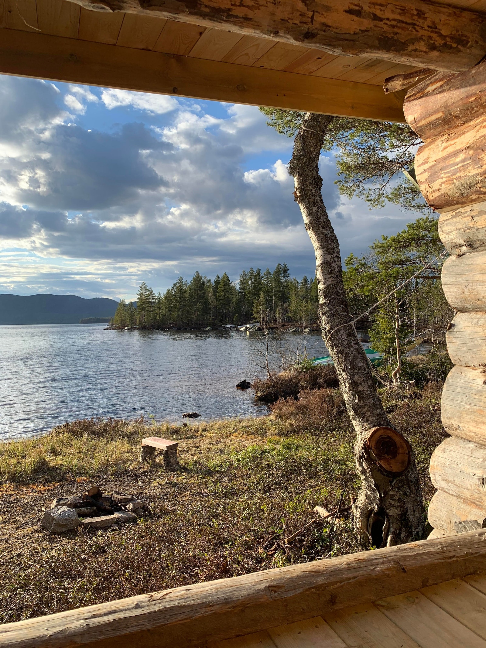 Fint ved Birtesanden. Gapahuk er sett opp her Galleribilde