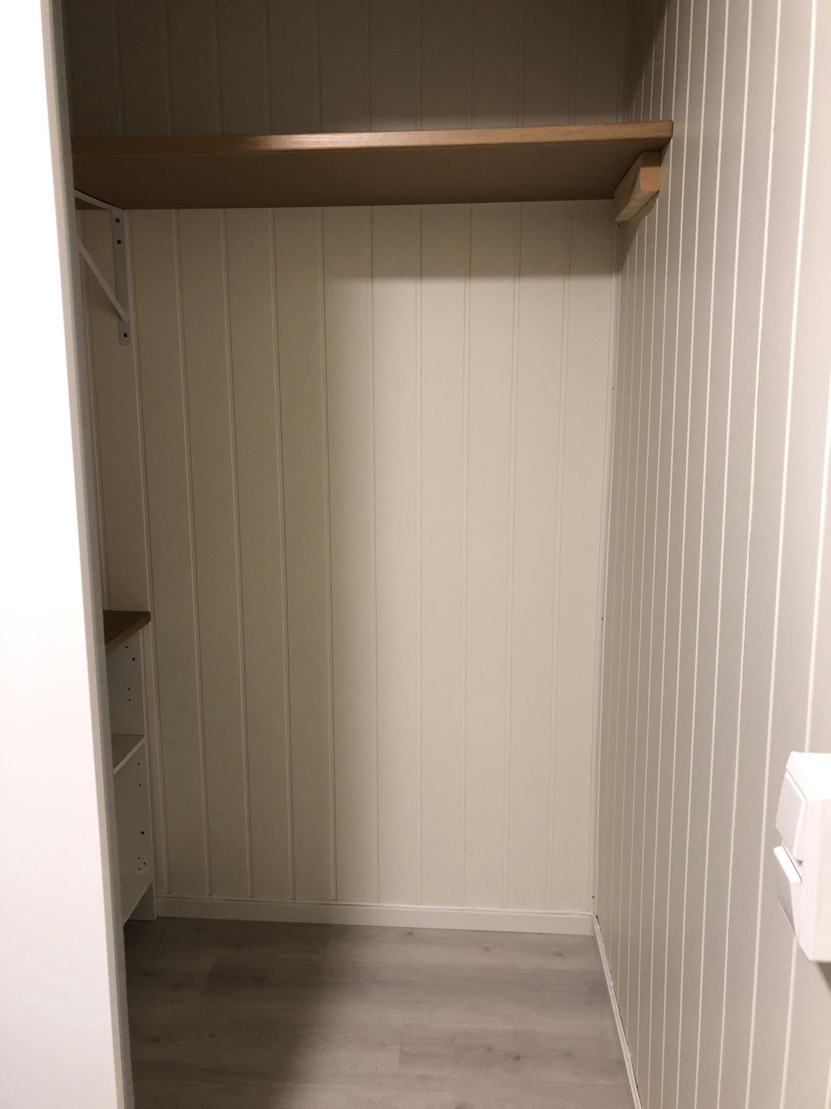 Bod/skap i entré Galleribilde