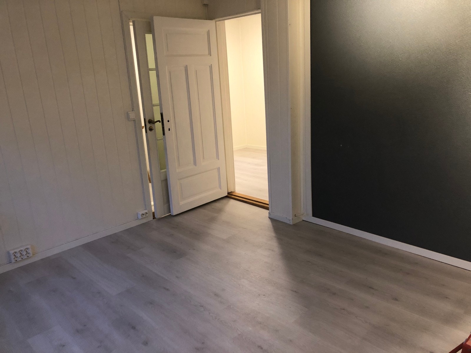 Fra stue og inn til soverom Galleribilde