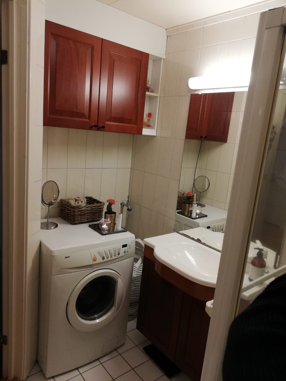 Bad med vaskemaskin Galleribilde