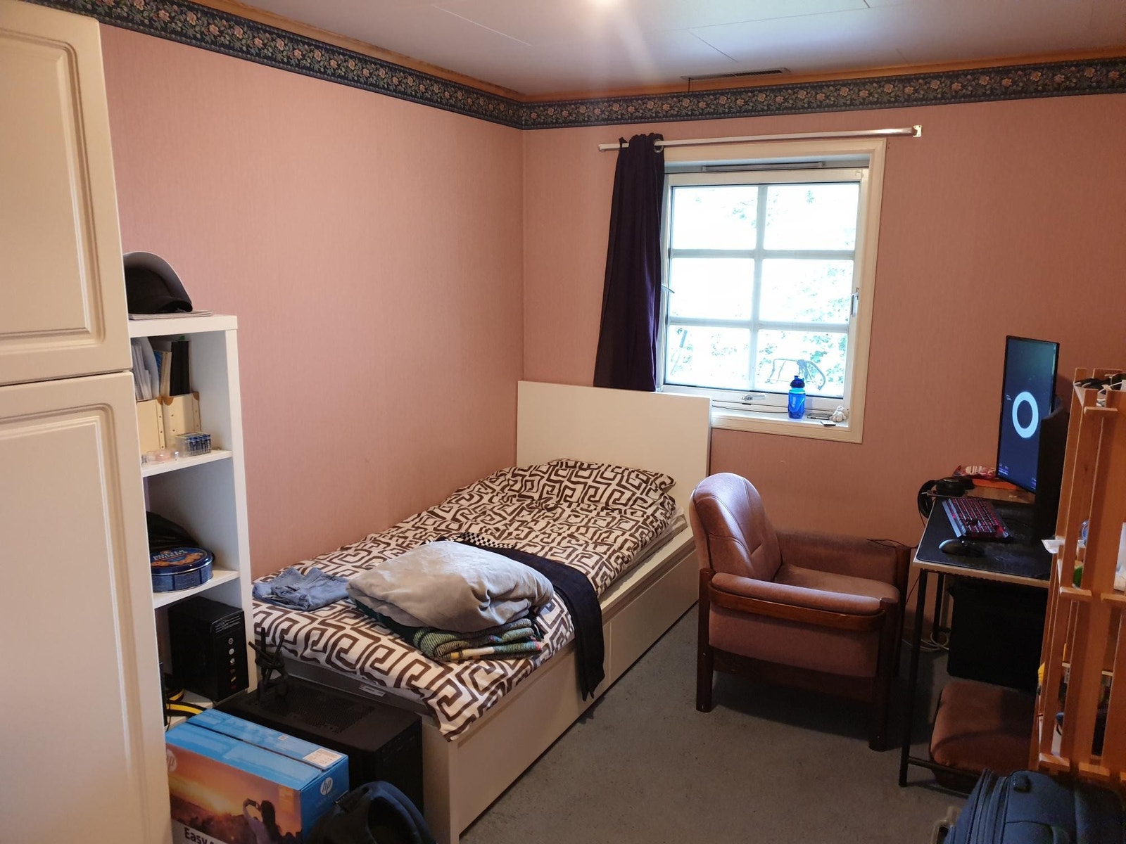 Soverom 1 . Vil bli renovert totalt og ferdig 01.06.25. Galleribilde