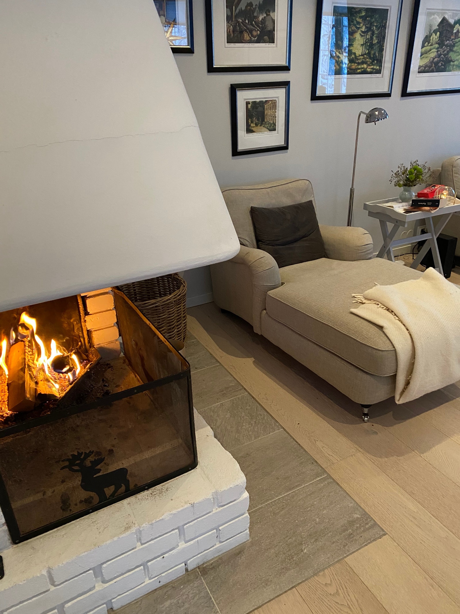 Peis i stuen. Ved inngår i prisen. Galleribilde