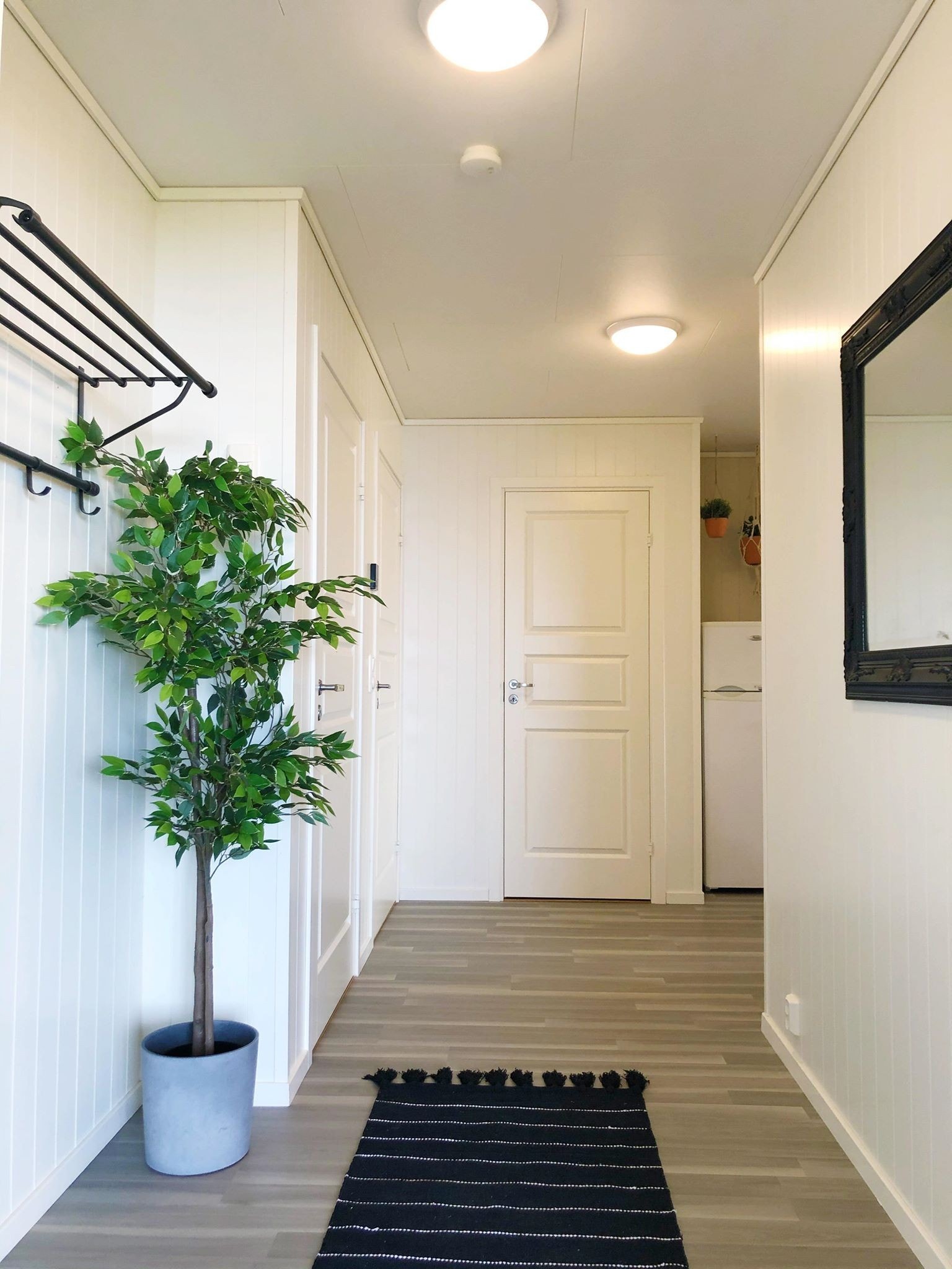 Entré (Speilvendt) Galleribilde