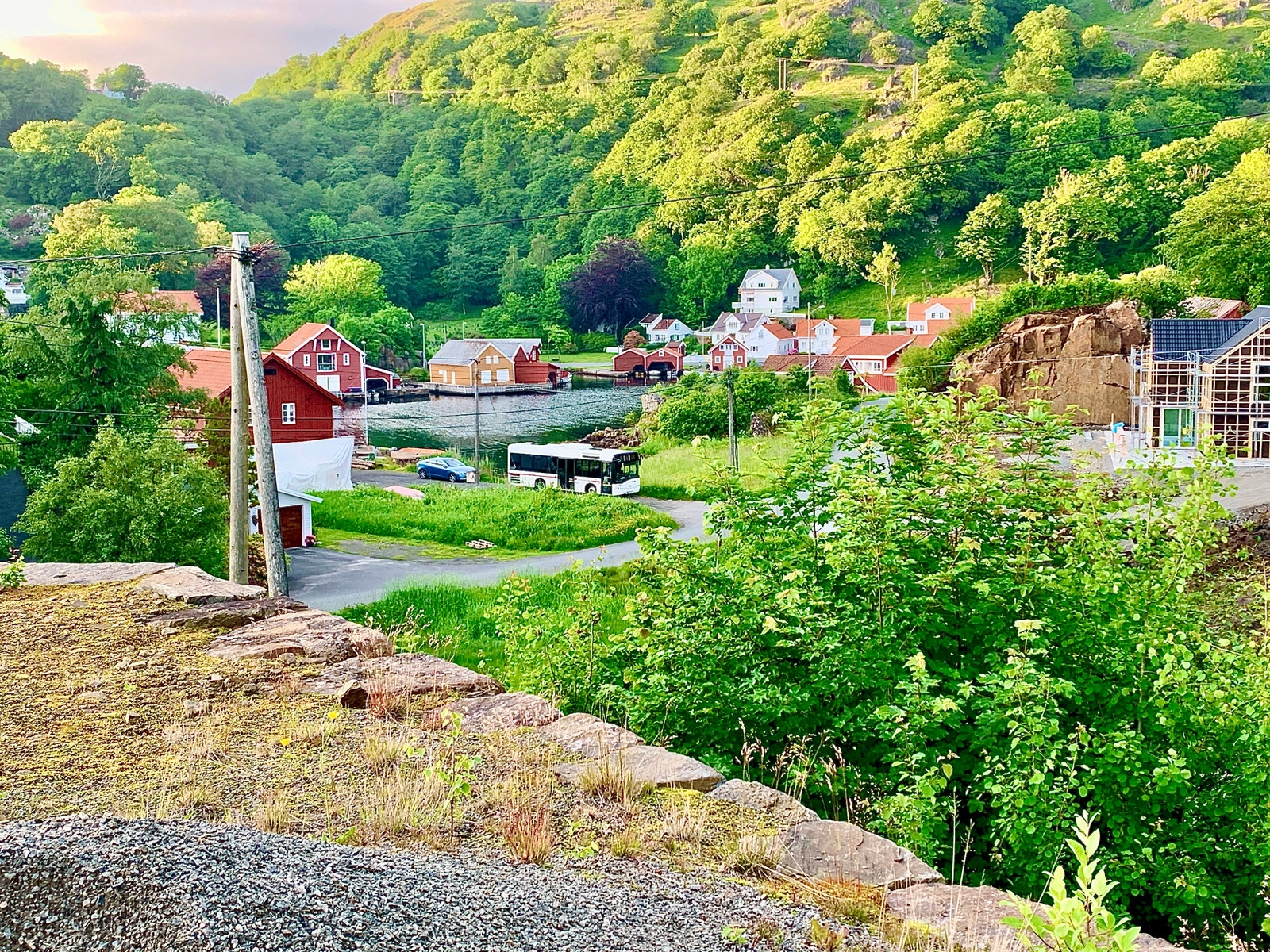 Flotte omgivelser med kort vei til nærbutikk og Fiskerihavna. Galleribilde