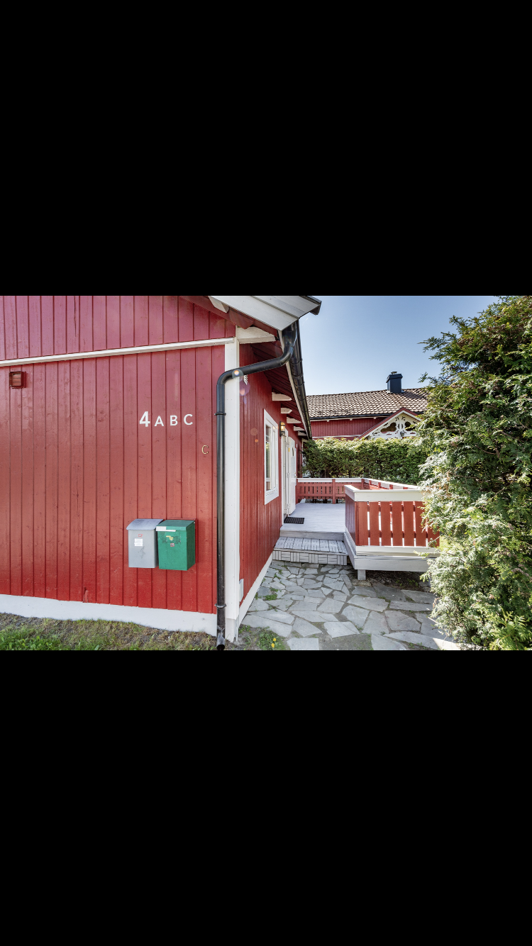 Liten enebolig Galleribilde