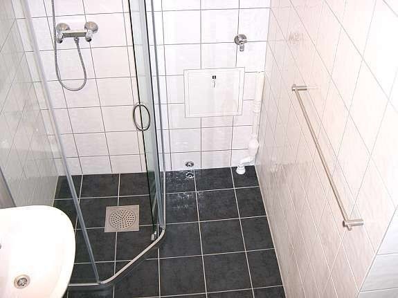 bad med plass til vaskemaskin (vaskemaskin følger med) Galleribilde