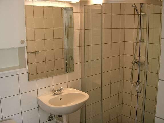 bad med dusjnisje Galleribilde