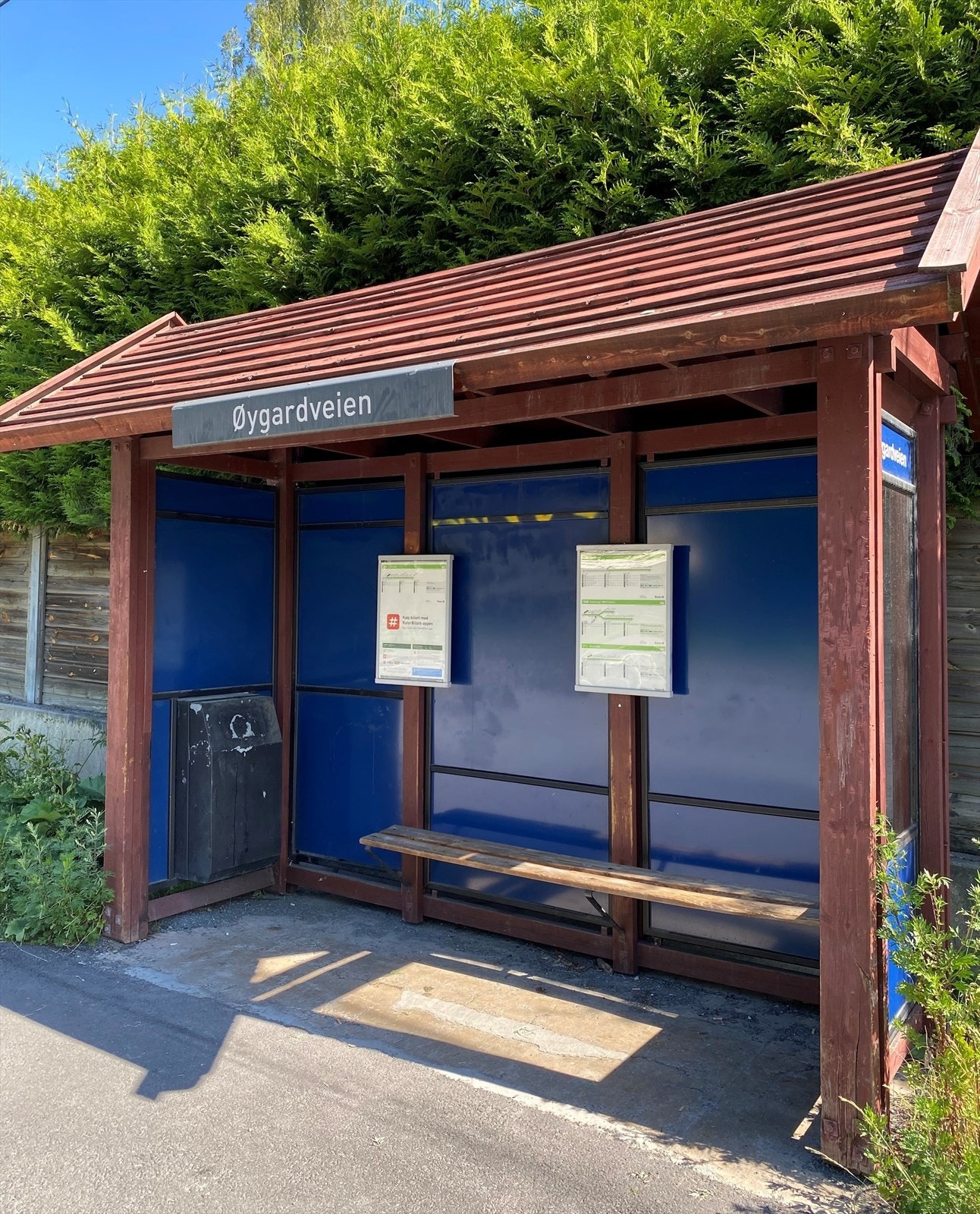 Bussholdeplass 2 min unna Galleribilde